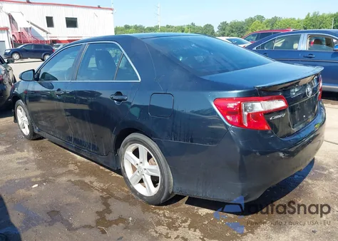 2013 Toyota Camry Se z USA, uszkodzony, nr VIN 4T1BF1FK6DU700542